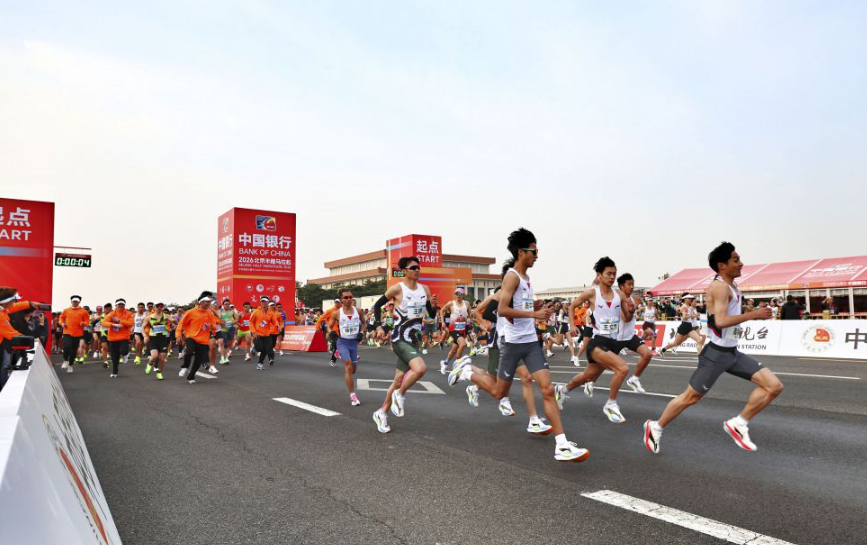 轻松下载B体育官方APP，享受赛事点评与分析